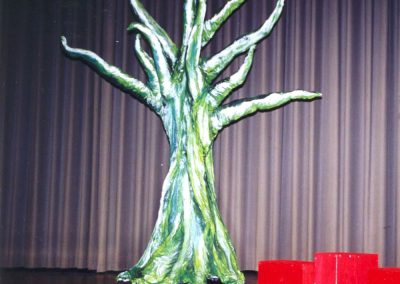 Requisite Baum für Kindertheater